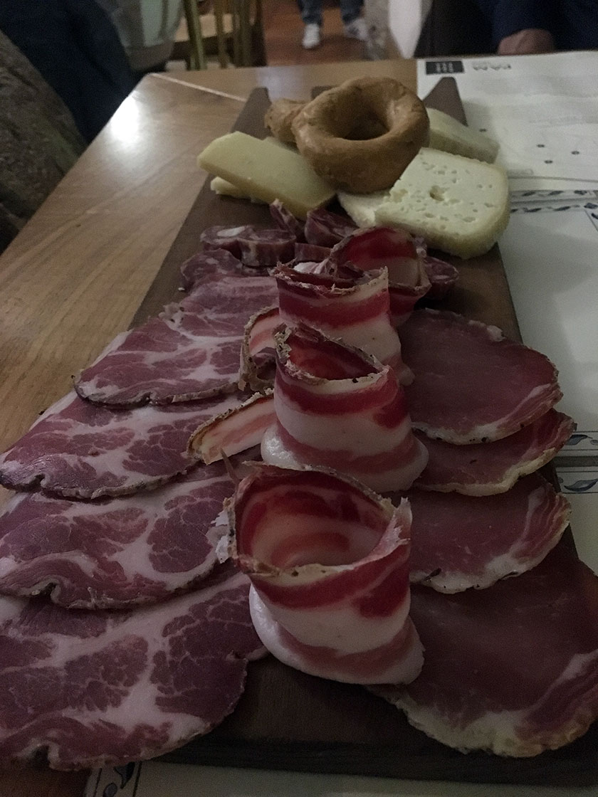 Tagliere di salumi e formaggi