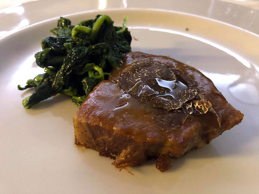 Maialino tartufato con broccoli