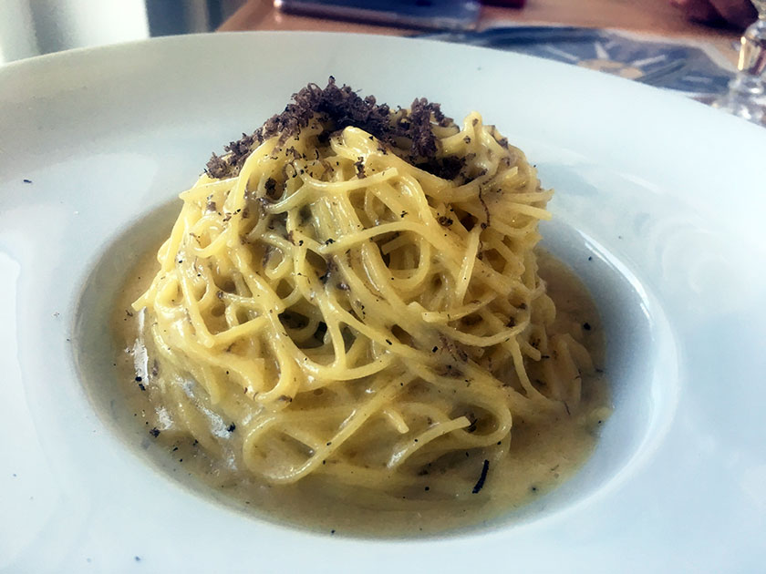 Tagliolini alluovo con burro di Normandia ecorino e tartufo irpino