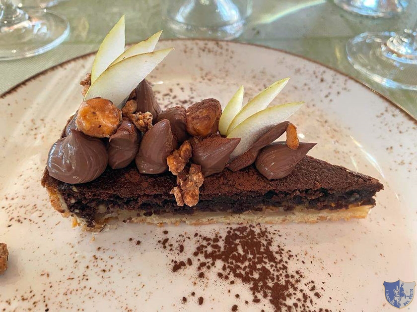 Crostata pere e cioccolato con nocciole pralinate