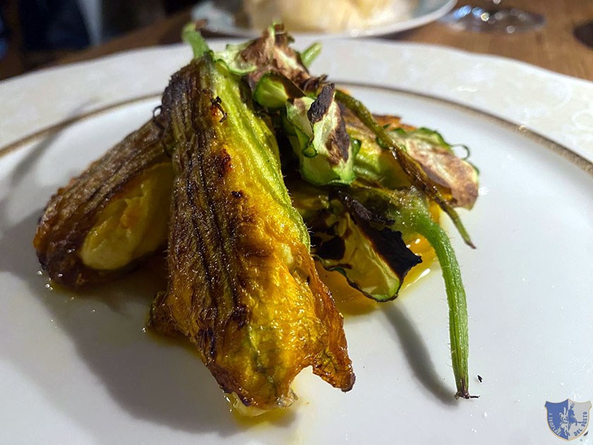 Fiore di zucca ripieno di ricotta vaccina e zafferano irpino