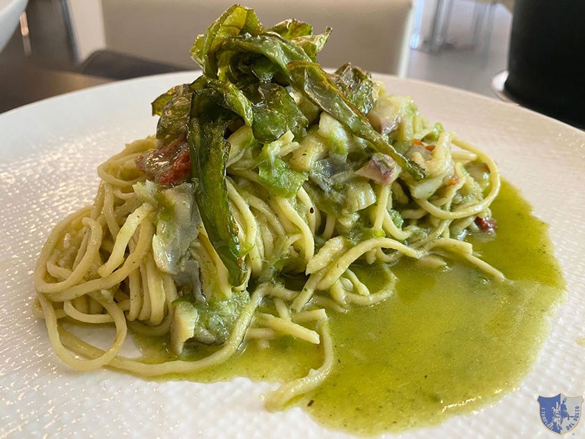 Chitarrina al baccalà con peperoncino di fiume e pomodorino secco