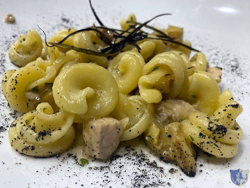 Vesuvio con pesce spada e melanzane