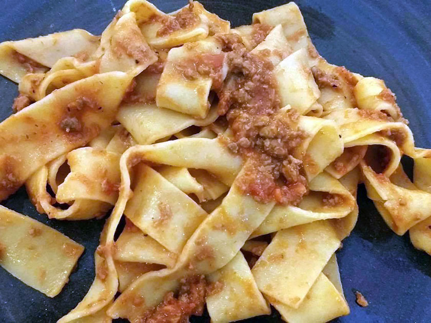 Pappardelle al ragù danatra