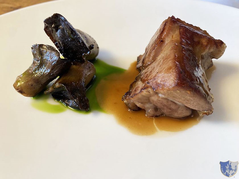 Agnello con cardoncelli e olio al prezzemolo