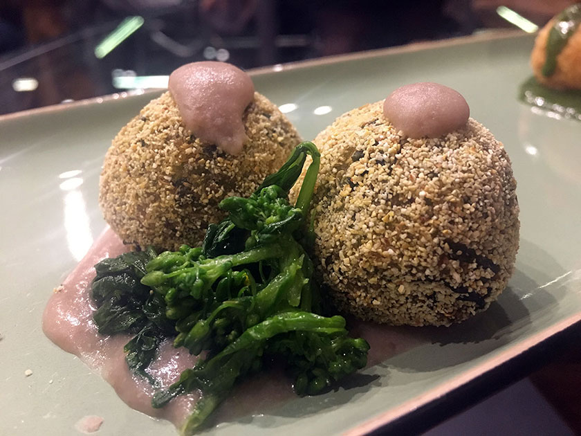 Polpette di quinoa e cime di rapa con crema di fagioli cannellini e pomodori confit