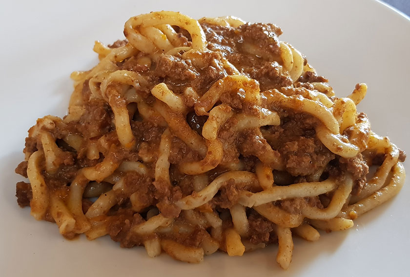 E un piatto di lombrichelli al ragù di Chianina.