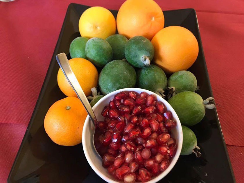 Frutta – arance, mandarini, feijoa e melograno