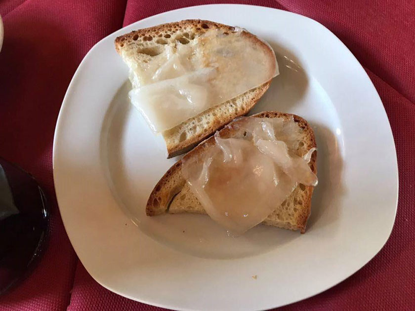 Bruschette con lardo di Colonnata