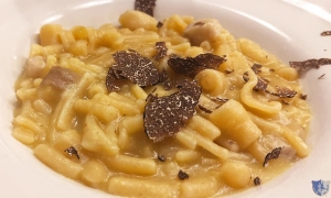 7 Brothers Restaurant. Frattamaggiore (Na) - Pasta e patate con funghi porcini e tartufo nero