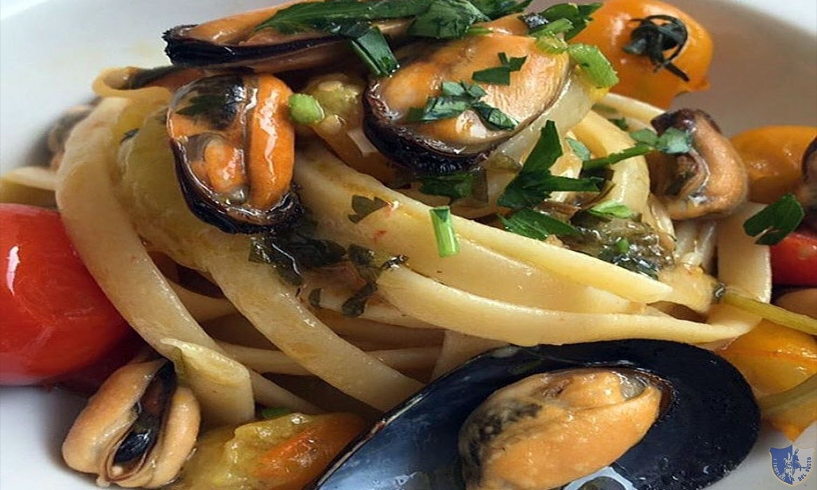 Linguine con cozze e pomodorini