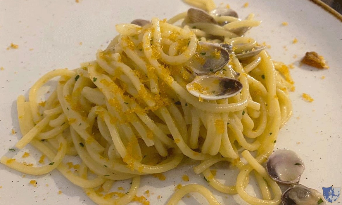 Troccoli con vongole e bottarga