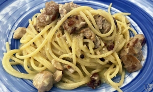 La Taverna di Peschici - Gli spaghetti alla carbonara di tonno rosso