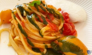 Scelto Caserta - Linguine al doppio pomodoro, clorofilla di basilico e spuma di parmigiano