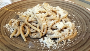 Pane e Olio - Bracciano - Lombrichi cacio e pepe al tartufo