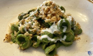 Voria Osteria. Cairano (Av) - Orecchiette di grano arso con scarola, burrata e pane alle acciughe.