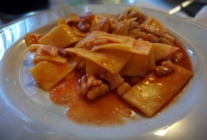 Agriturismo Le Ghiandaie-Piana di Monte Verna (Ce)-Pettole di pasta fresca e fagioli quarantini 