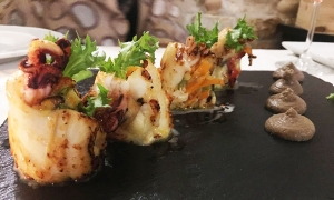 Osteria al Duomo. Vieste (Fg) - Calamari ripieni di ortaggi con mousse di lenticchie