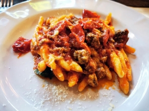 Agriturismo Antico Pozzo degli Ulivi-Fusilli con pomodorini rossi e gialli e carciofi