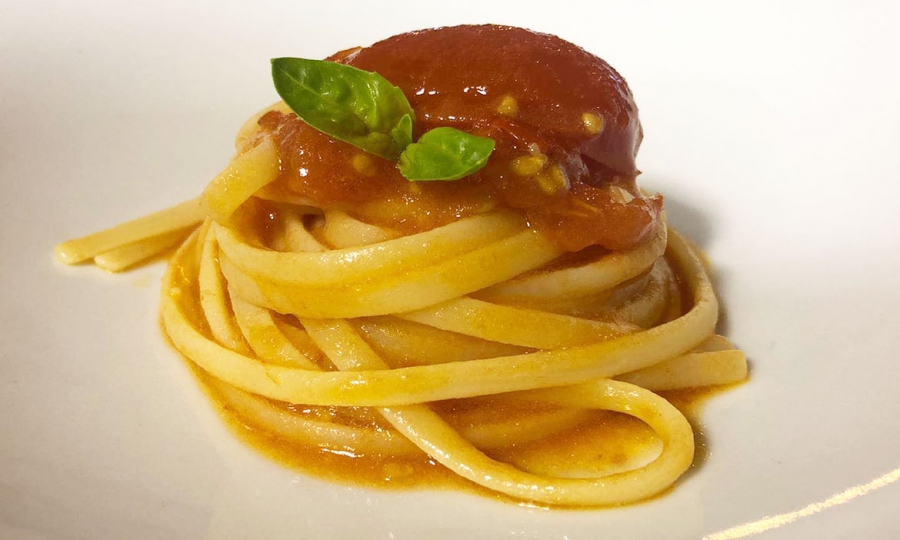 Le linguine al pomodoro fresco dello chef Alessandro Serafino 