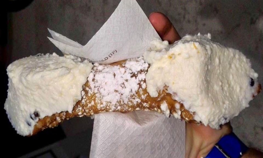 il mitico cannolo dell&#039;Euro Bar Dattilo