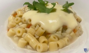 Donl&ugrave; Ristorante a Vieste - Tubetti al rag&ugrave; di seppia con patata affumicata, peperone e prezzemolo