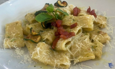 Amaranto Agriturismo. Sant'Agata de'Goti - Calamarata con zucchine in tre consistenze, guanciale crusco e caciocavallo di Agnone