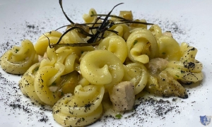 Taverna Brudi. Pozzuoli - Vesuvio pasta di Gragnano con pesce spada e melanzane