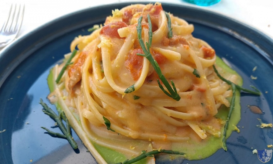 Ristorante Street Stritt. Casal Velino (Sa) - Linguine con ricci, salicornia e scorza di limone