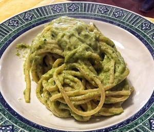 Spaghetti con crema di zucchine e stracchino 