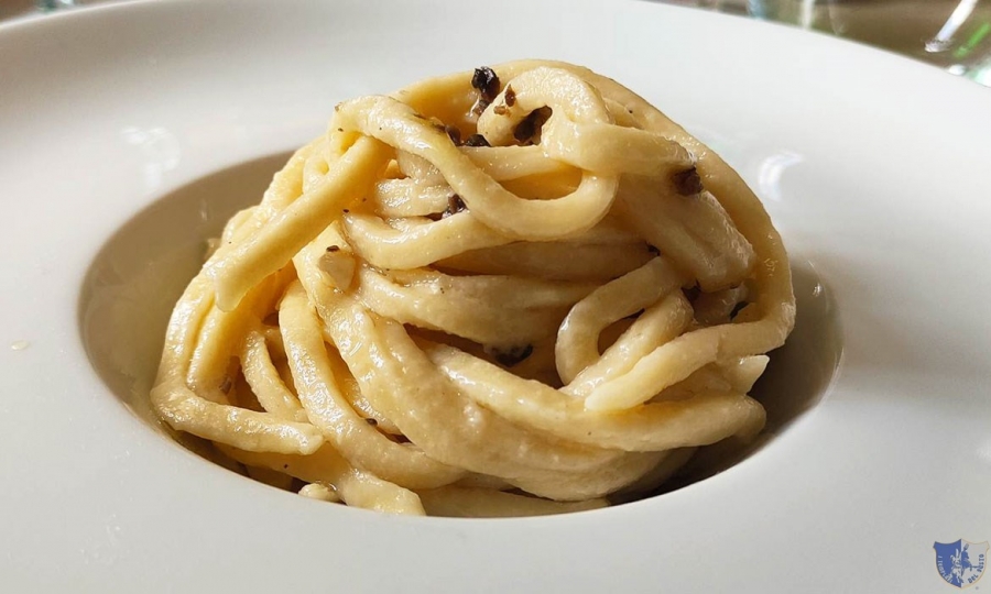 Palazzo Vittoli - Ristorante. Castelfranci (Av) - Maccaronara al tartufo nero di Bagnoli e fonduta di Carmasciano