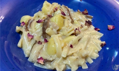 Pasta e patate cremosa con provola, porcini e tartufo