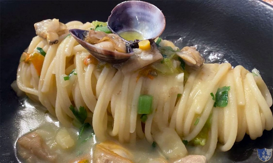 Dimora Nannina. San Cipriano Picentino (Sa) - Spaghetti alle vongole con crema di patate e fiori di zucca