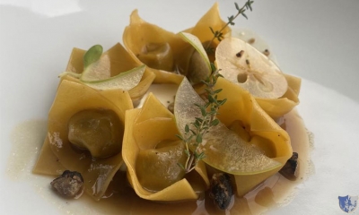 Venti Punto Zero. San Vitaliano (Na) - Origami - Ravioli ripieni di genovese con fonduta di provolone del Monaco, mela annurca e castagne alla brace