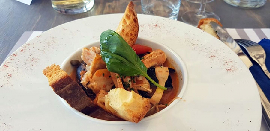 Trabocco San Giacomo. Marina di San Vito (Ch) - Guazzetto di pesce con peperoni dolci 