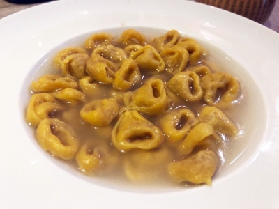 Trattoria Via Ferrari-Modena-Tortellini modenesi in brodo di cappone