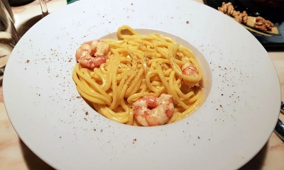 Fuoco. Roma - Tonnarelli cacio e pepe con limone e gamberoni