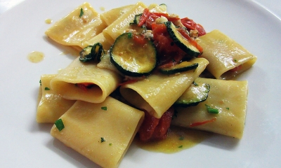 Paccheri con vongole, cozze e zucchine